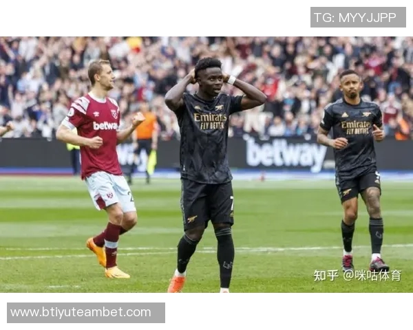 张伯伦随队训练厄德高热苏斯在列约克雷斯等四人缺席情况更新 张伯伦随队训练厄德高热苏斯在列约克雷斯等四人缺席情况更新