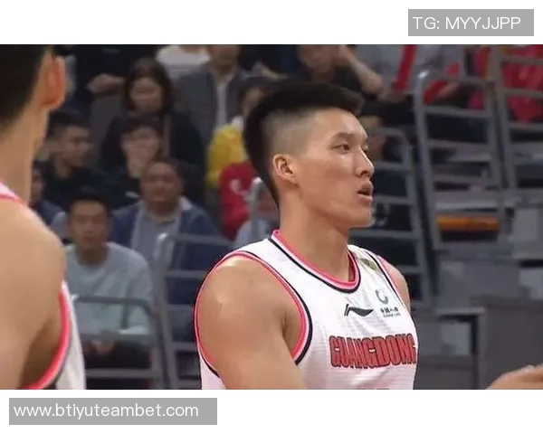 科内特表现出色砍下14分12板4助攻创生涯新高前场篮板数