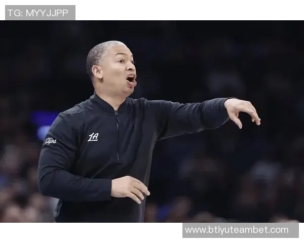 泰伦卢称赞莱昂纳德身体状态良好期待球队能持续保持最佳状态