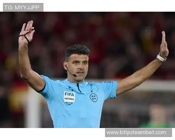 摩纳哥与巴黎对裁判VAR判罚不满卡马拉科雷尔红牌引发激烈争论